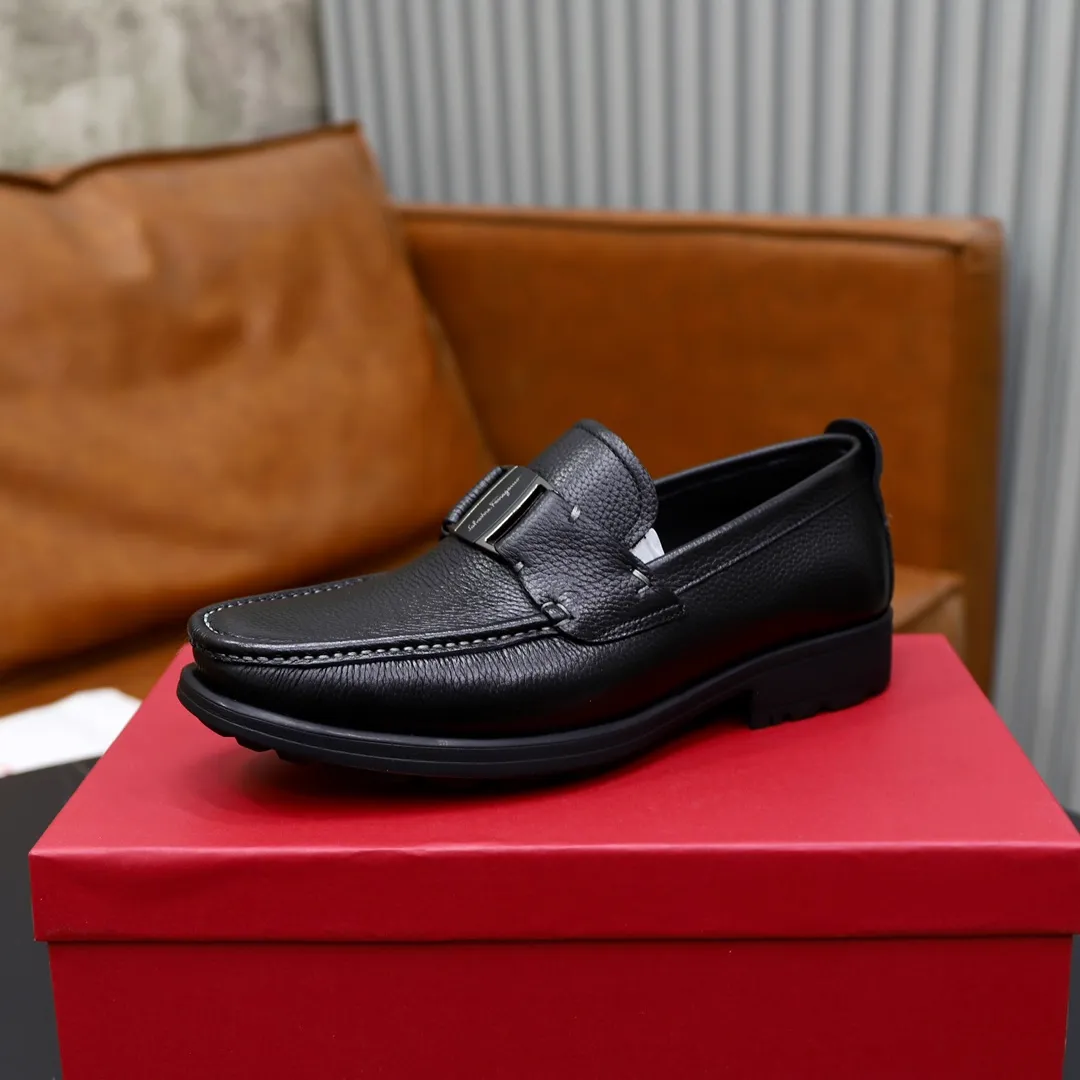 Men's shoes: 270🙅‍♂️🙅‍♂️🙅‍♂️Niuli Brand: Ferragamo Standard code: Men's code 38/44 (45 customized) Grade: Same as the official website Material: Original imported cowhide leather lining Original wear-resistant lightweight outsole Style category: Men's casual slip-on shoes Distinguished luxury brand elements top luxury Color: Actual picture color